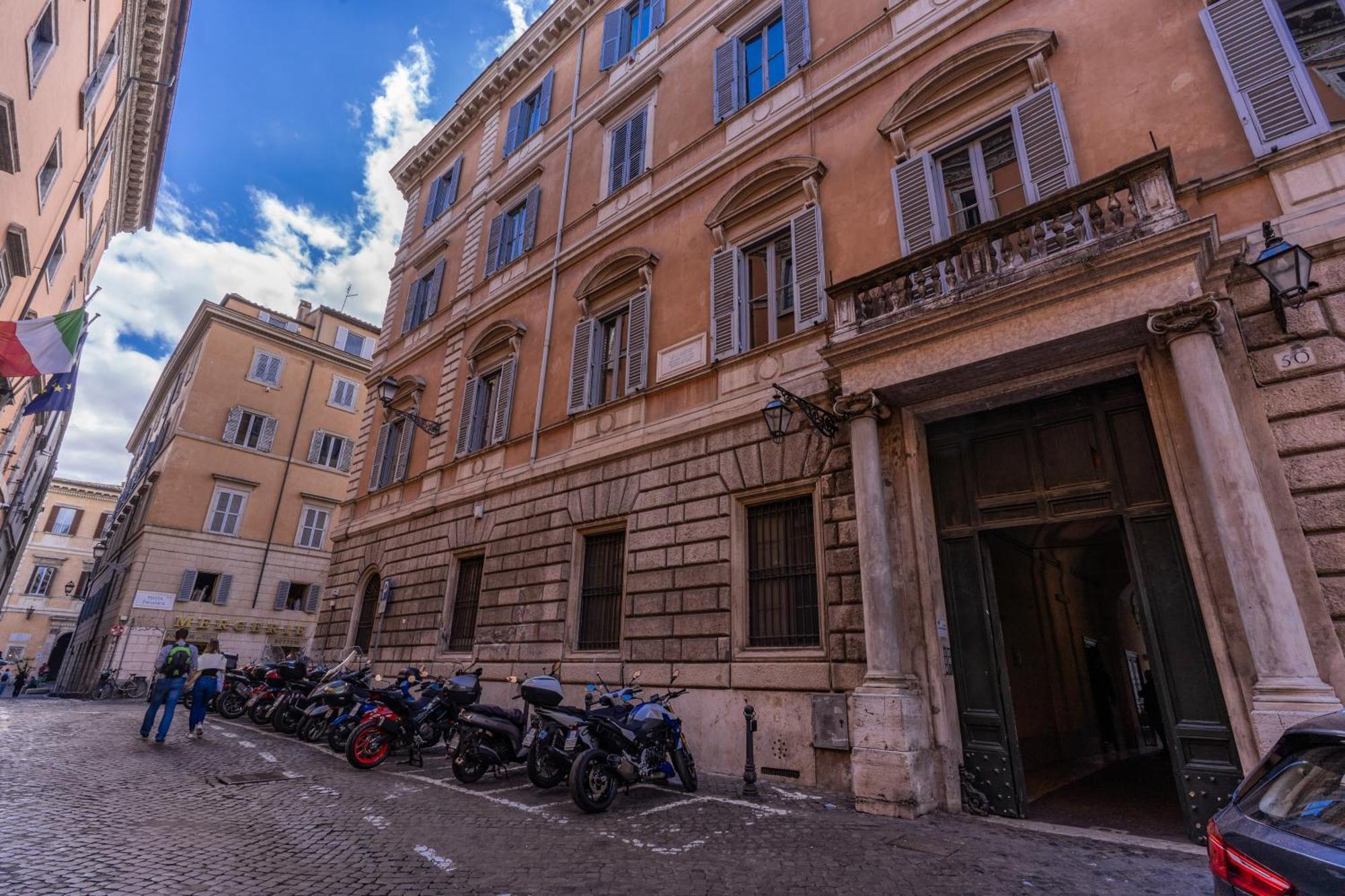 Dimore Paganica Rome Bagian luar foto
